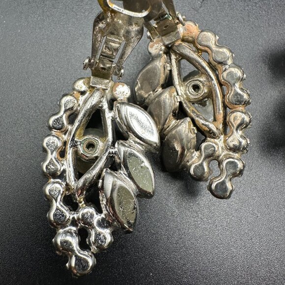 Vintage Juliana D&E Large Blue Rhinestones Brooch and Clip on Earrings Set - Picture 13 of 16